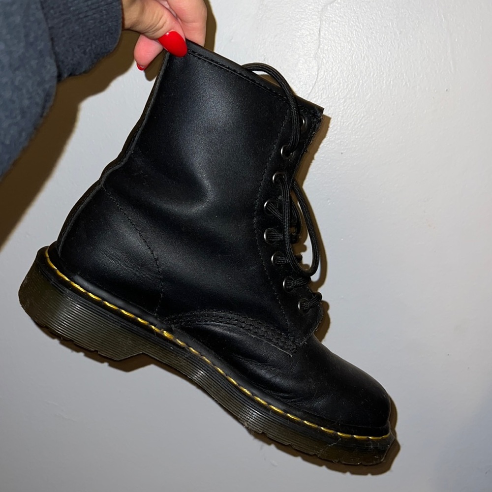 Vintage doc martens! A little bit worn but still is in good shape.